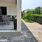 Villa Bajlo With Three Bedrooms Zadar
