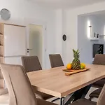 Bajlo With Three Bedrooms * 자다르