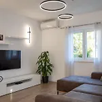 Bajlo With Three Bedrooms