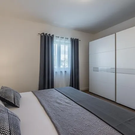 Bajlo With Three Bedrooms Villa *