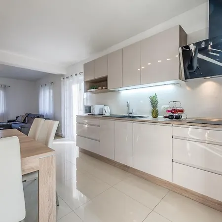 Bajlo With Three Bedrooms