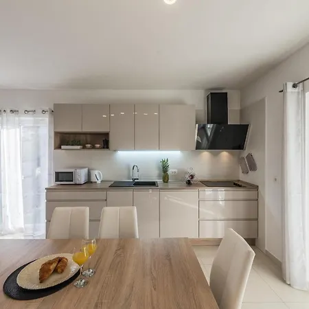 Villa Bajlo With Three Bedrooms