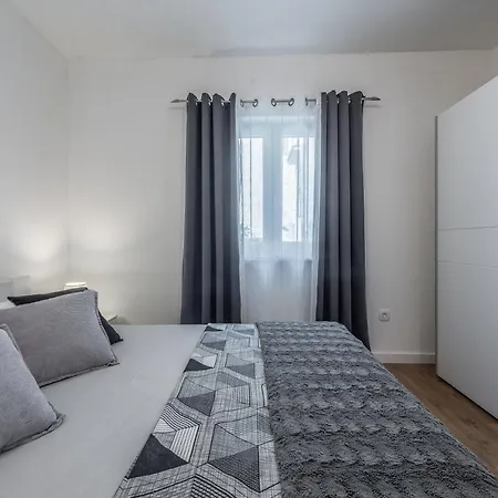 Bajlo With Three Bedrooms Villa *