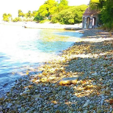 Bajlo With Three Bedrooms Zara