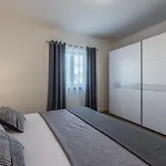 Bajlo With Three Bedrooms Вилла *
