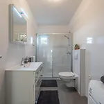 Bajlo With Three Bedrooms Villa Zára