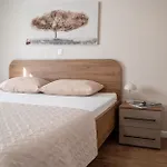 Bajlo With Three Bedrooms Villa Zára