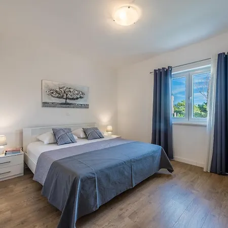 Bajlo With Three Bedrooms Villa *