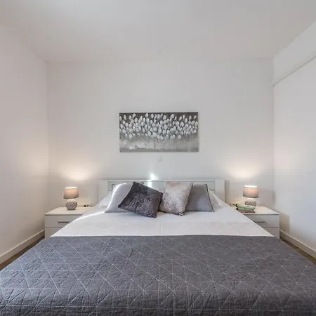 Bajlo With Three Bedrooms Villa