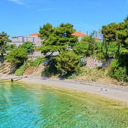 Villa Bajlo With Three Bedrooms *