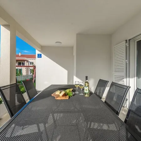 Bajlo With Three Bedrooms *