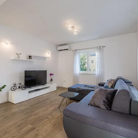 Bajlo With Three Bedrooms