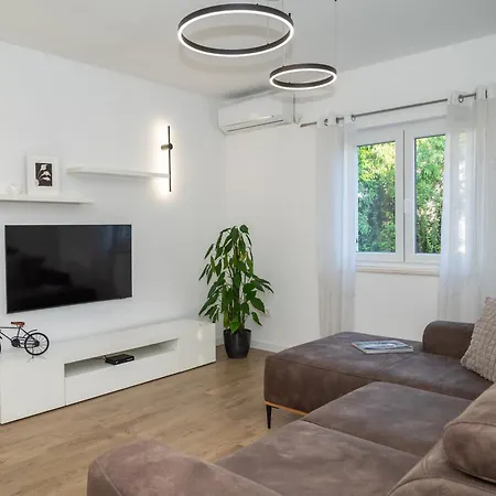 Vila Bajlo With Three Bedrooms *