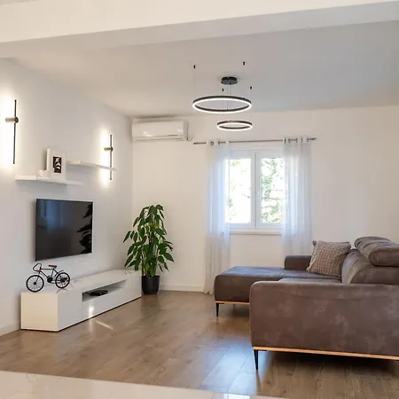 Bajlo With Three Bedrooms Вилла Задар