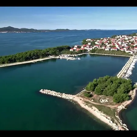 Villa Bajlo With Three Bedrooms *