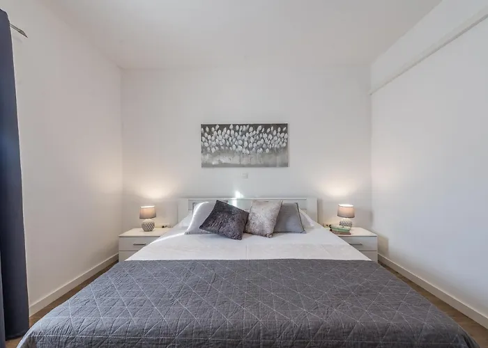 Bajlo With Three Bedrooms Villa