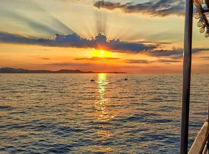 Villa Bajlo With Three Bedrooms *